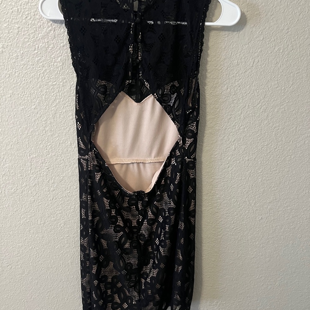 Forever 21 Black and Cream Lace Mini Dress Medium - Picture 4 of 7